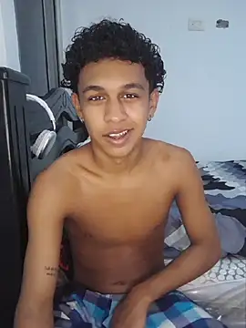 Czat XXX na żywo – YourCaramelBoy