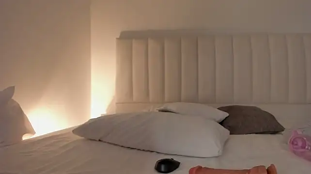 צ'אט XXX בשידור חי של Hannahx__