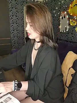 LazyTanukii live XXX chat