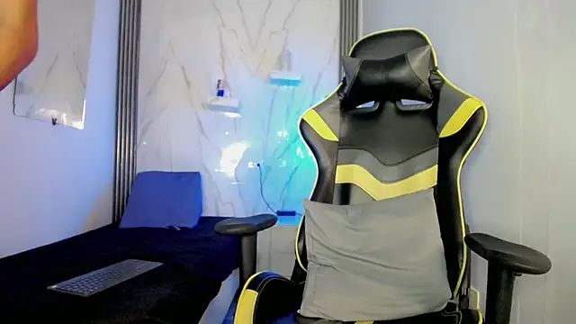 Živý XXX chat Funnyboyy_