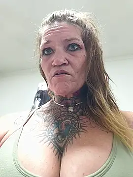 Chatroom XXX en direct de lucyvontrapp