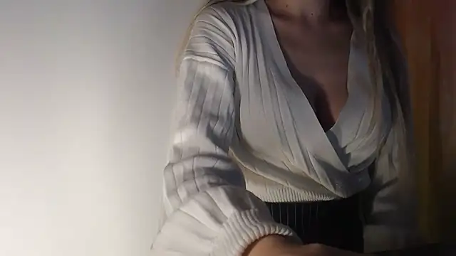 Chatroom XXX en direct de charm__me