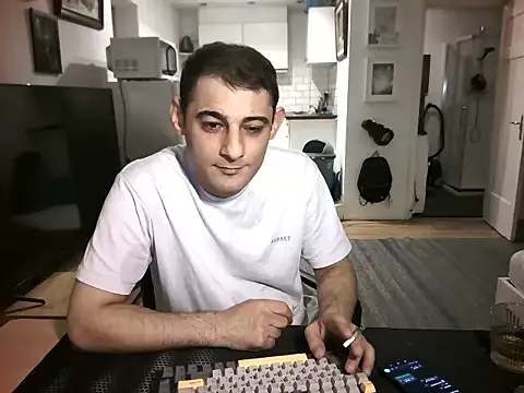 mihaimichael Adlı Modelin Canlı XXX Sohbeti