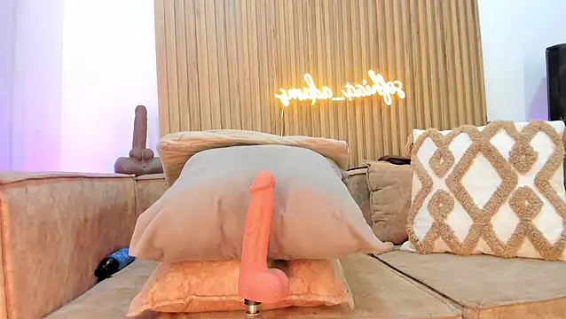sofhiaa_adaams 现场XXX聊天