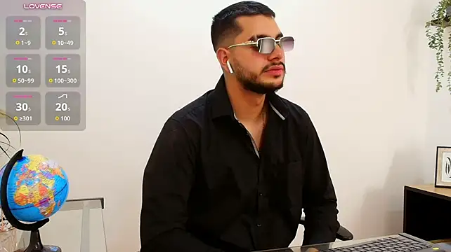 AmadeoWild Chat XXX in diretta
