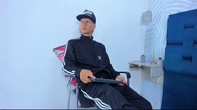 Sammyhot19 live XXX chat