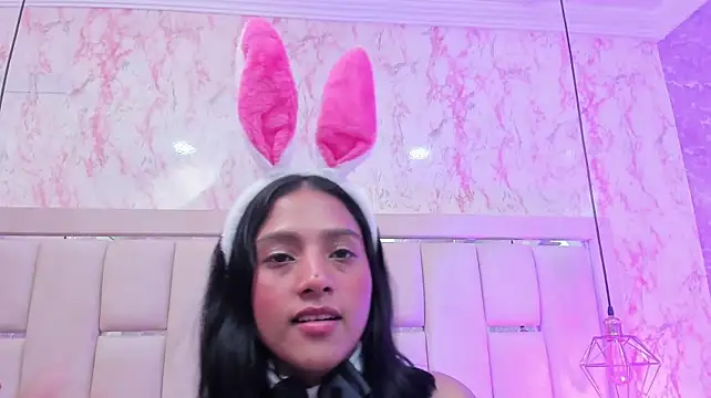 XXX chat uživo modela Little_Ariana26