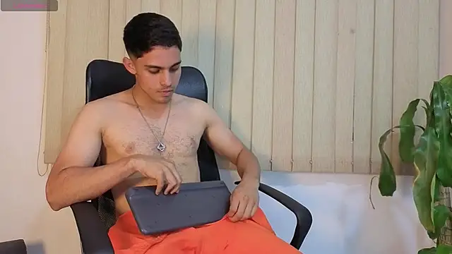 Jeremy_01 Live XXX-chat