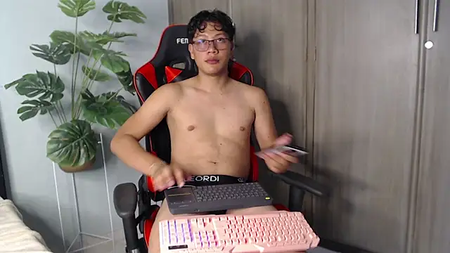 Mikertorres live XXX chat