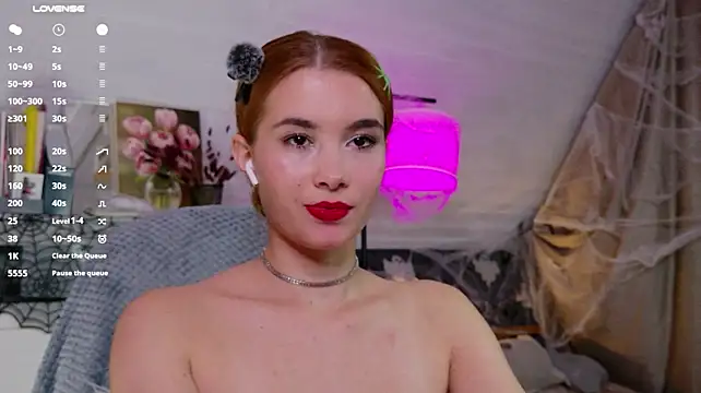 Lunavira Adlı Modelin Canlı XXX Sohbeti
