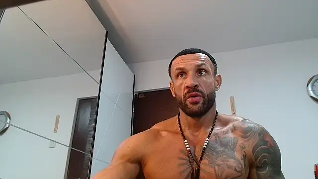 Magnificmuscles89's Live XXX Chat
