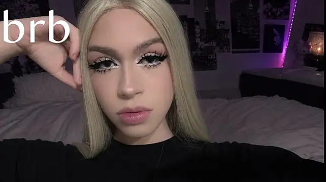 XXX chat uživo modela kirasoon