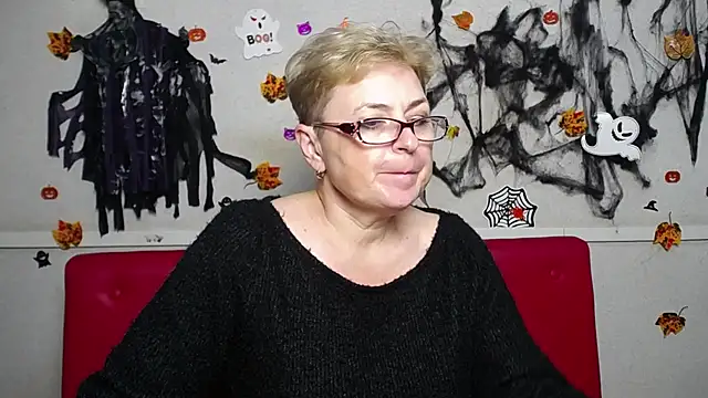 EmiliaGree XXX чат на живо