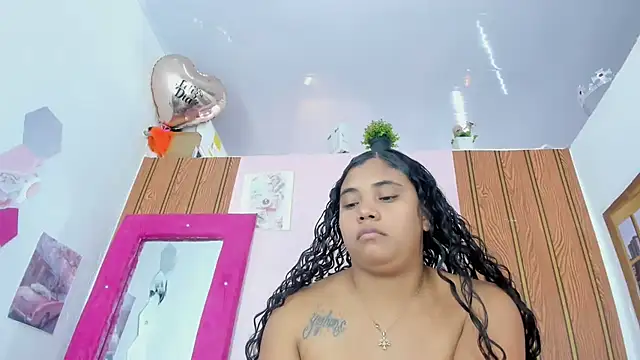 EllyBloom 现场XXX聊天