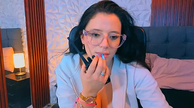 ela-04 live XXX chat