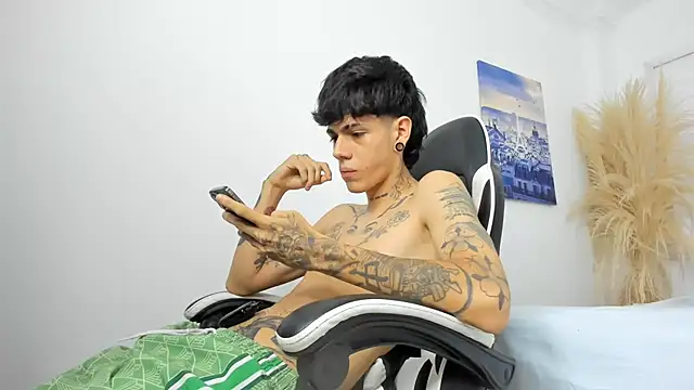 Chat +18 de Tommy_valverde ao vivo