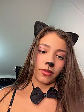 Hall_16 Live XXX-Chat