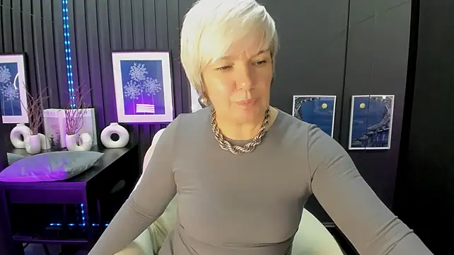 CarmenSoftのライブXXXチャット