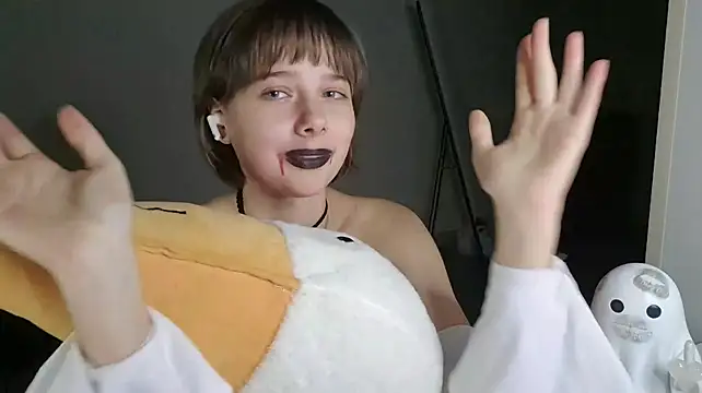 ExitedTroth's Live XXX Chat