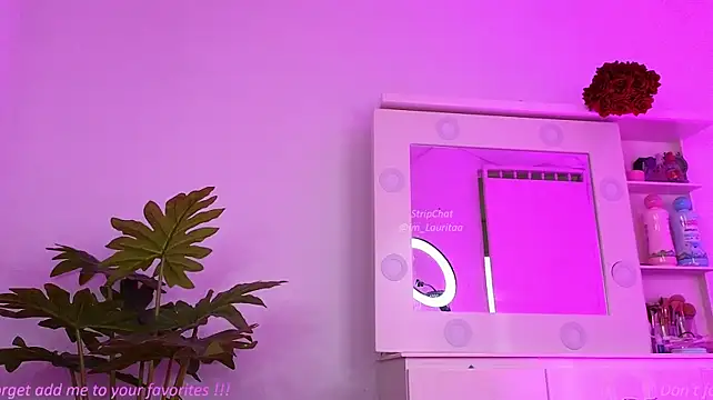 Im_lauritaa's Live XXX Chat