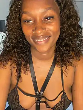 Pokazy przed kamerką – Miss_LaToYa