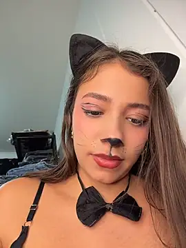 Hall_16 Chat XXX in diretta