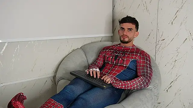Ricardogo19 Adlı Modelin Canlı XXX Sohbeti