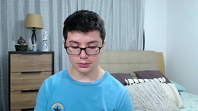 Živý XXX chat BlackFoXXX69