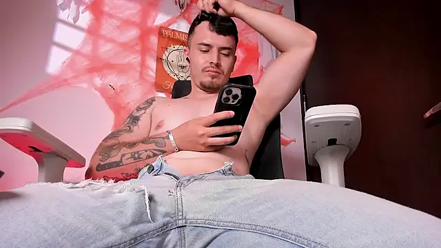 Chat +18 de james_connor2 ao vivo