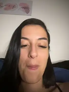 Catmila94 Adlı Modelin Canlı XXX Sohbeti