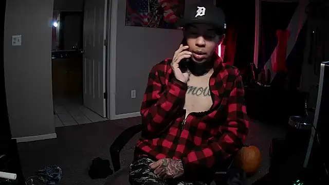 Michigan9000 XXX чат на живо